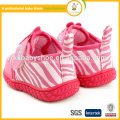 Hot Selling Red White Handmade TPR Sole Baby Shoes para meninos e meninas